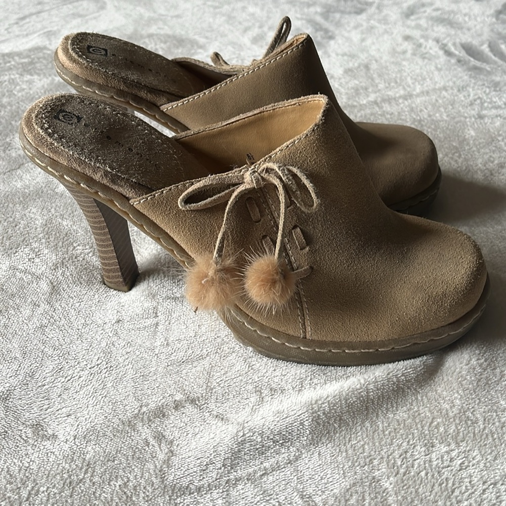 Women’s ellemenno leather slide on high heal. Size 8.5